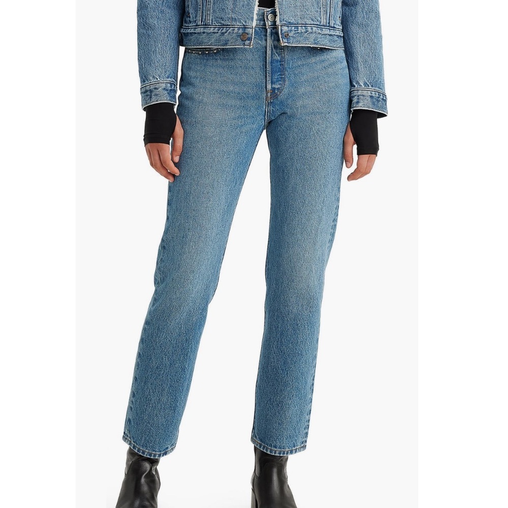Levi’s Buttonfly Jeans with Stud Front Pocket Detailing 27 x 30